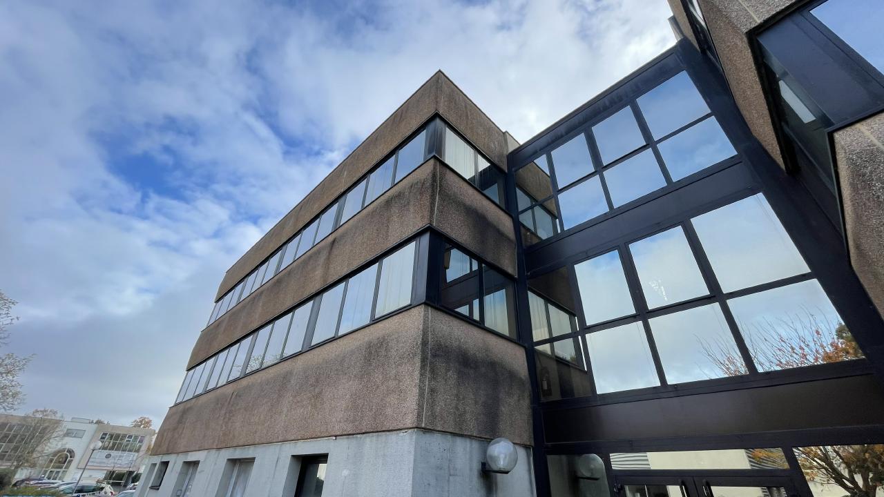 Bureau Saint-Avertin 431m² Location bureau Saint-Avertin Indre-et-Loire OLBUR2113744 0